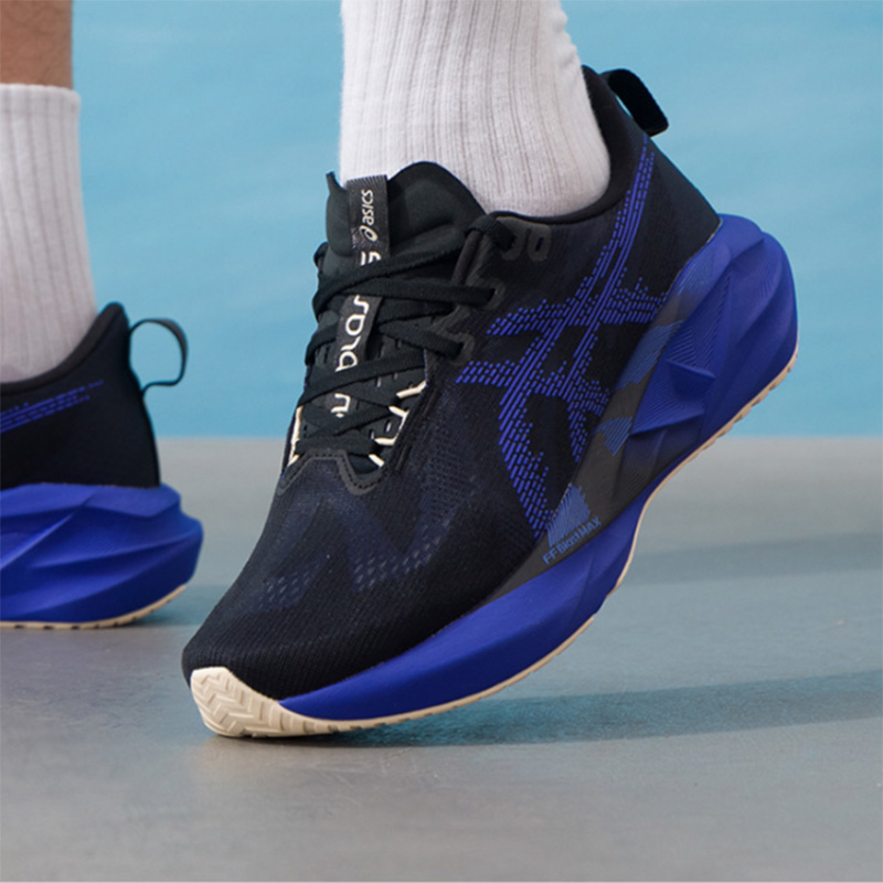 Asics NOVABLAST 5 Schwarz Roya – Badminton Victory Bewertung und Preis