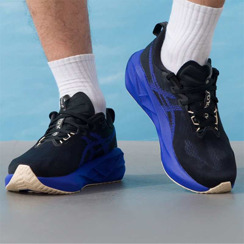 Asics NOVABLAST 5 Schwarz Roya – Badminton Victory Bewertung und Preis